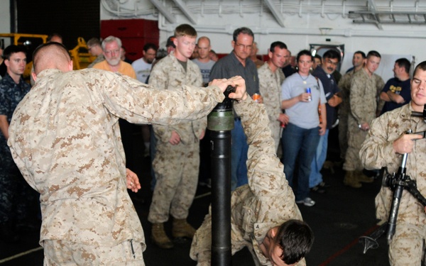 Marines show off mortar system