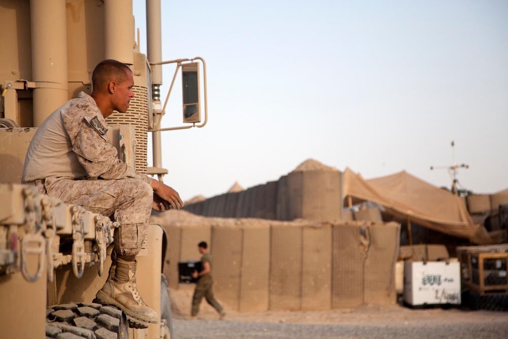 42nd Battalion Georgian Liaison Team 8 conducts resupply and retrograde