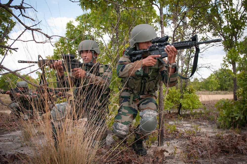 Indian soldiers share ambush techniques with US paratroopers