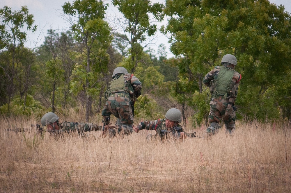 Indian soldiers share ambush techniques with US paratroopers