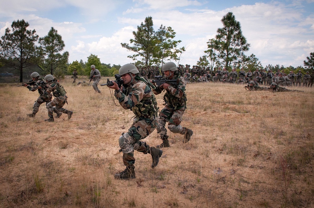 Indian soldiers share ambush techniques with US paratroopers