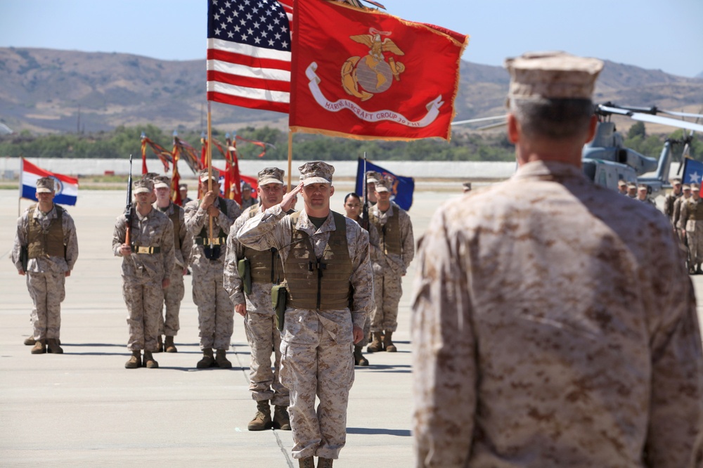 Marine Aircraft Group 39 changes command