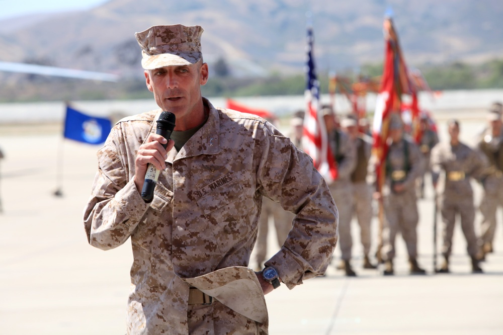 Marine Aircraft Group 39 changes command