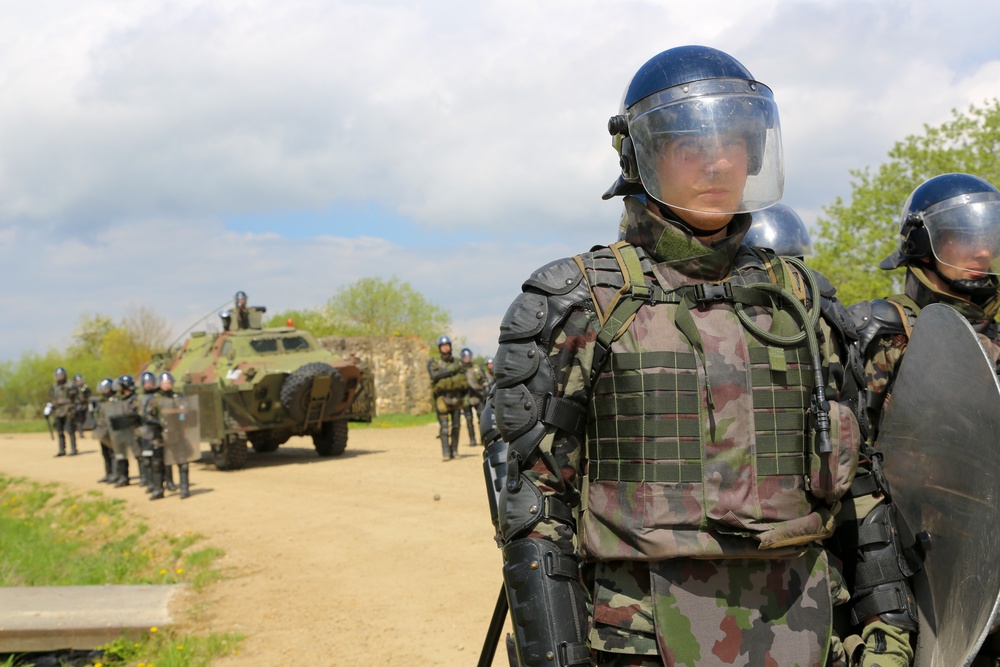 525th Battlefield Surveillence Brigade Kosovo Force training exercise