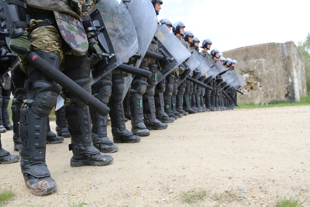 525th Battlefield Surveillence Brigade Kosovo Force training exercise