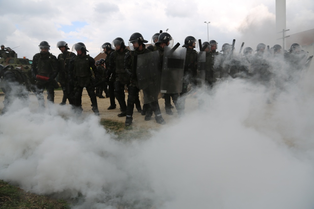 525th Battlefield Surveillence Brigade Kosovo Force training exercise