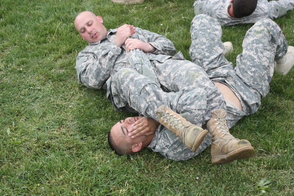 Engineer soldiers learn the basics of hand-to-hand combat