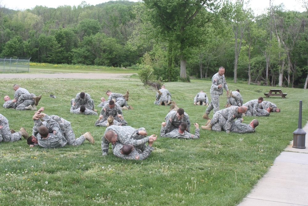 Engineer soldiers learn the basics of hand-to-hand combat