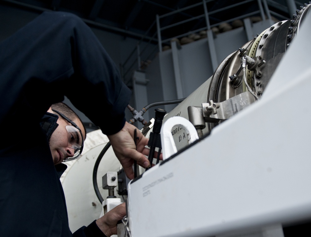 USS Carl Vinson sailors test jet engine