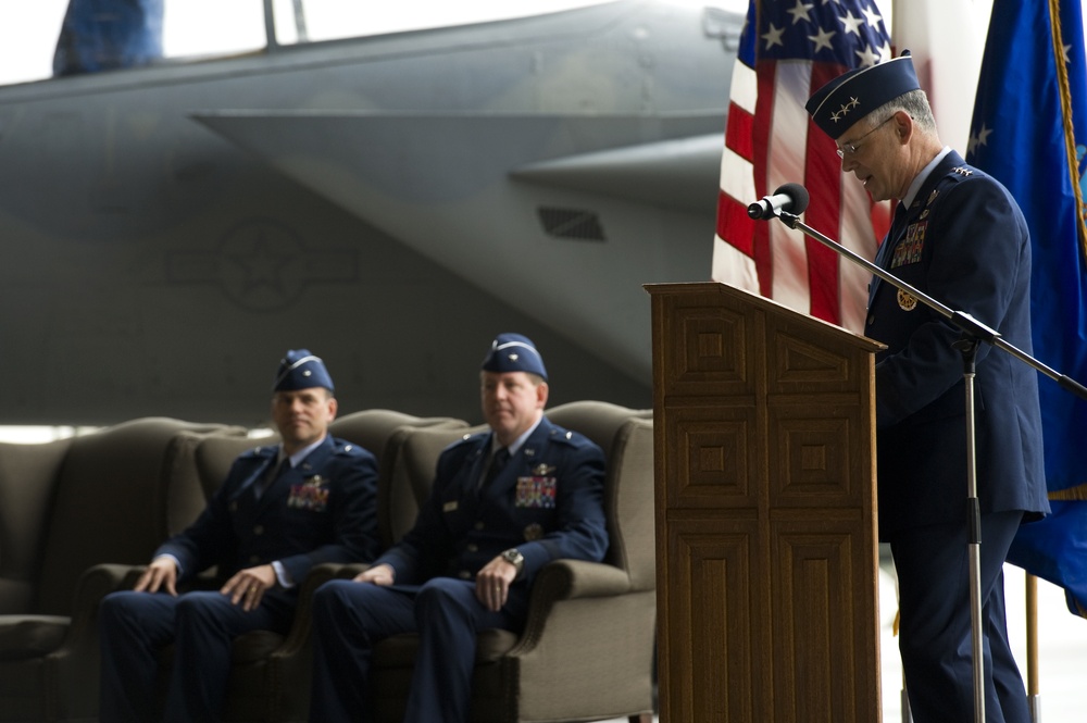 18th Wing changes command