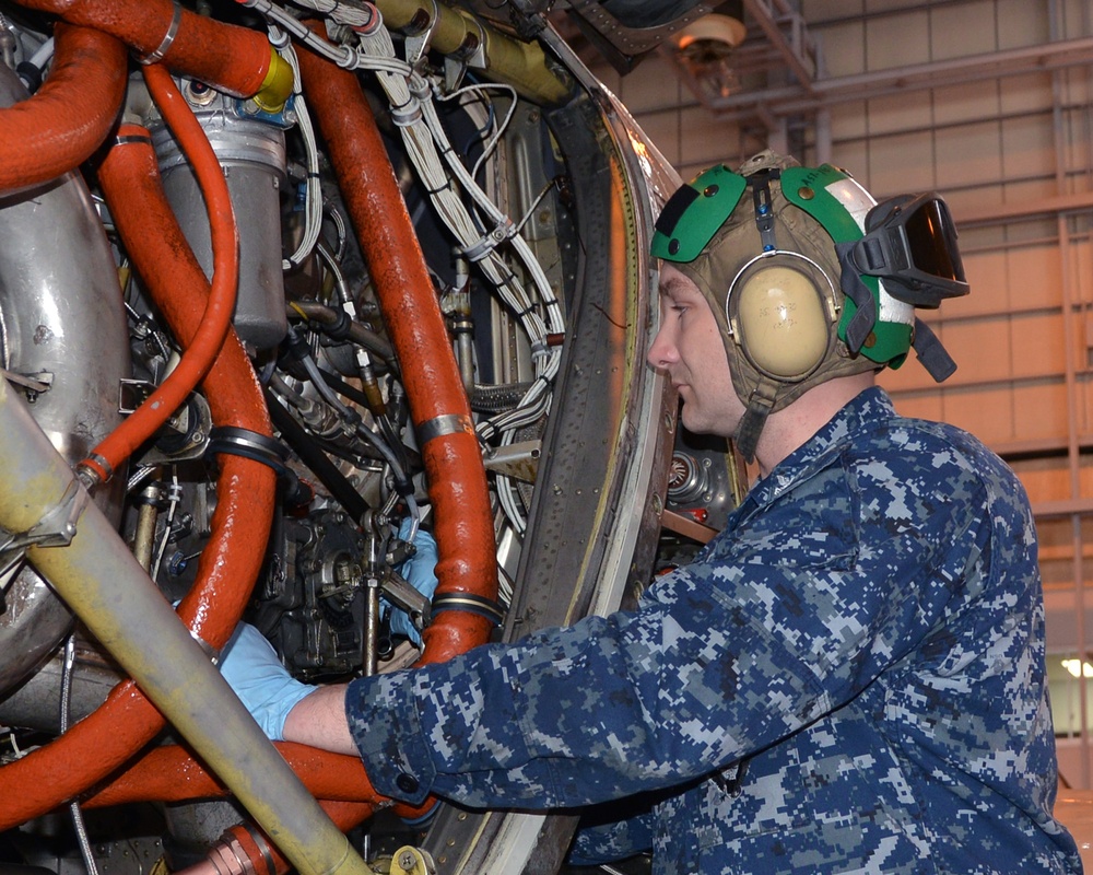 VP-10 maintenance operations