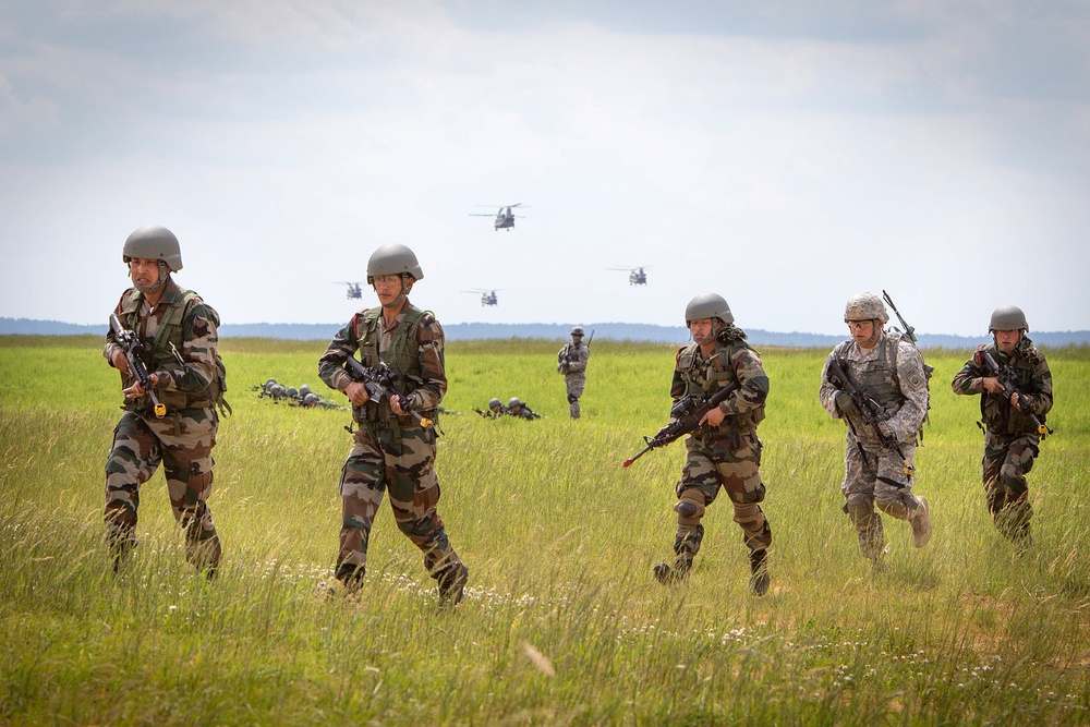 Airborne jump, air assault part of Yudh Abhyas training