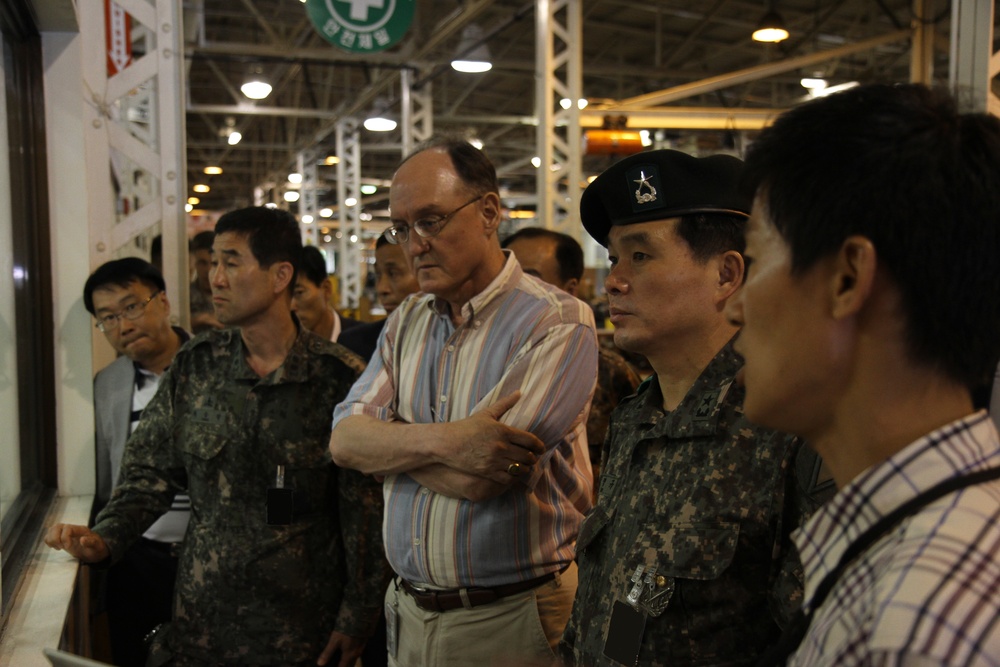 ROKA and US Army share ideas for logistical support as partners