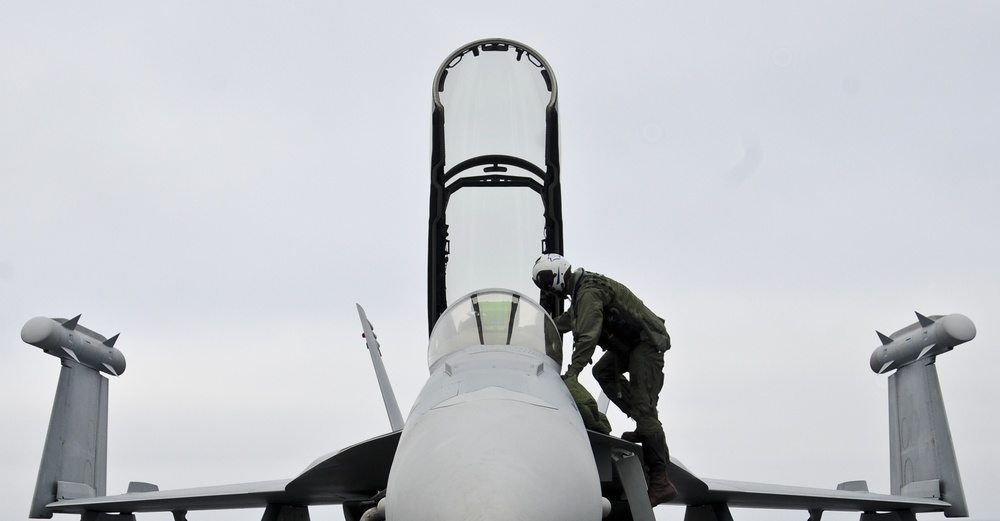 USS Carl Vinson flight deck activity