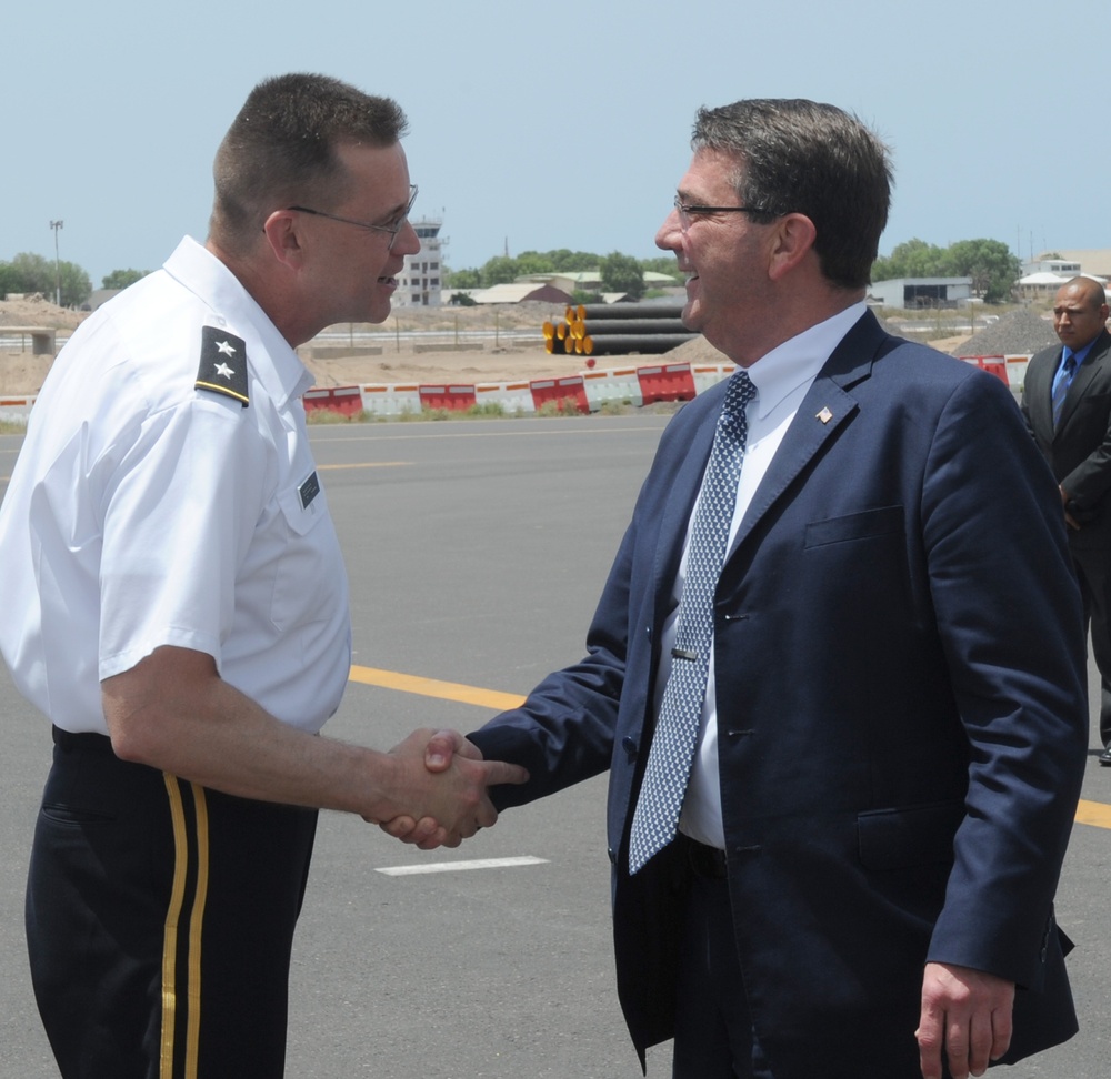 Deputy defense secretary visits CJTF-HOA