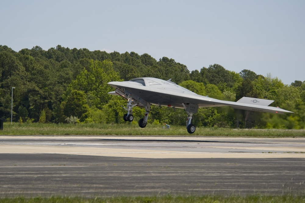X-47B Unmanned Combat Air System lands at NAS Patuxent River