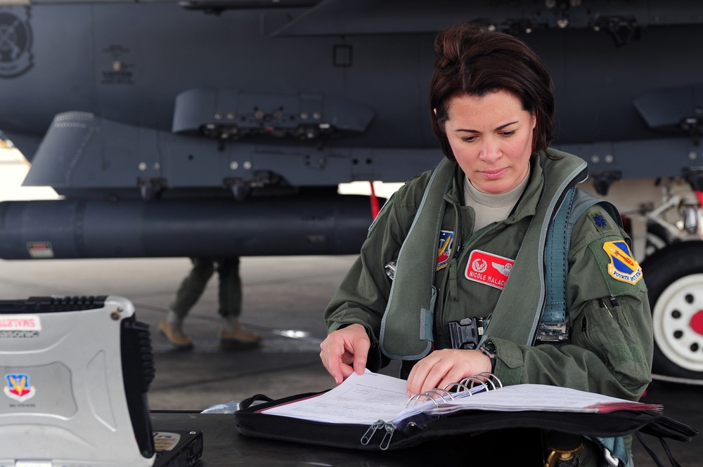 First female Thunderbird takes last flight at SJ