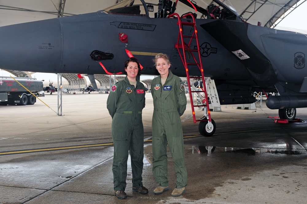 First female Thunderbird takes last flight at SJ