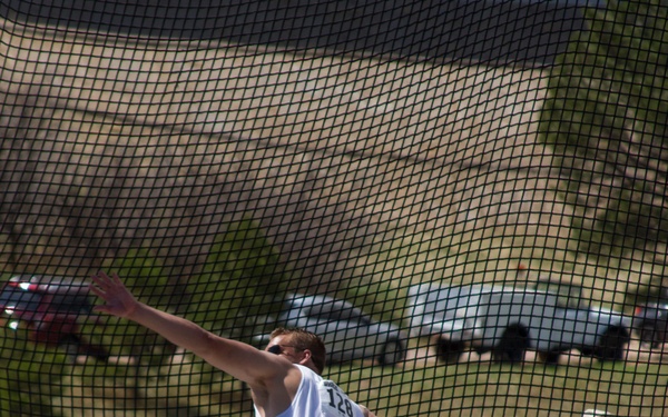 Navy athletes compete in track &amp; field at 2013 Warrior Games