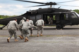 Soldiers conduct medevac training