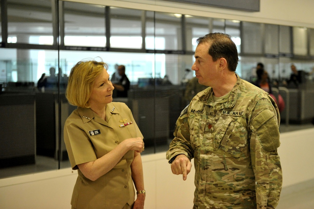 Vice Adm. Braun greets returning individual augmentee sailors