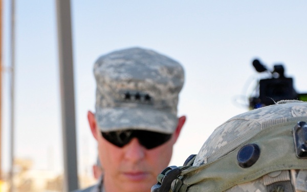 Lt. Gen. Keith C. Walker visits NIE 13.2