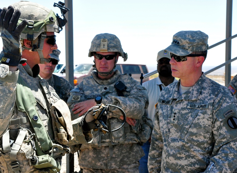 Lt. Gen. Keith C. Walker visits NIE 13.2
