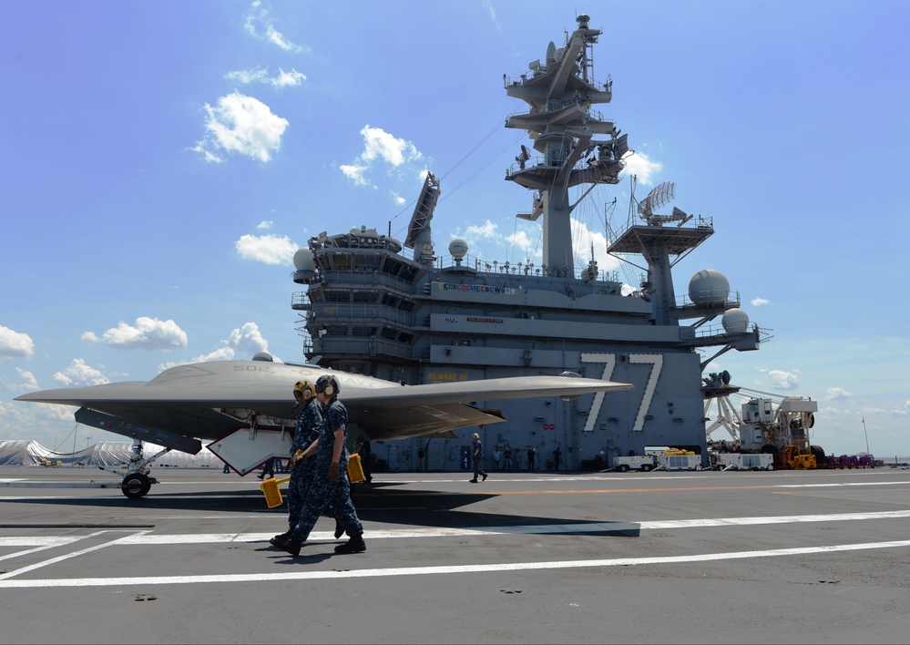 X-47B readies for launch