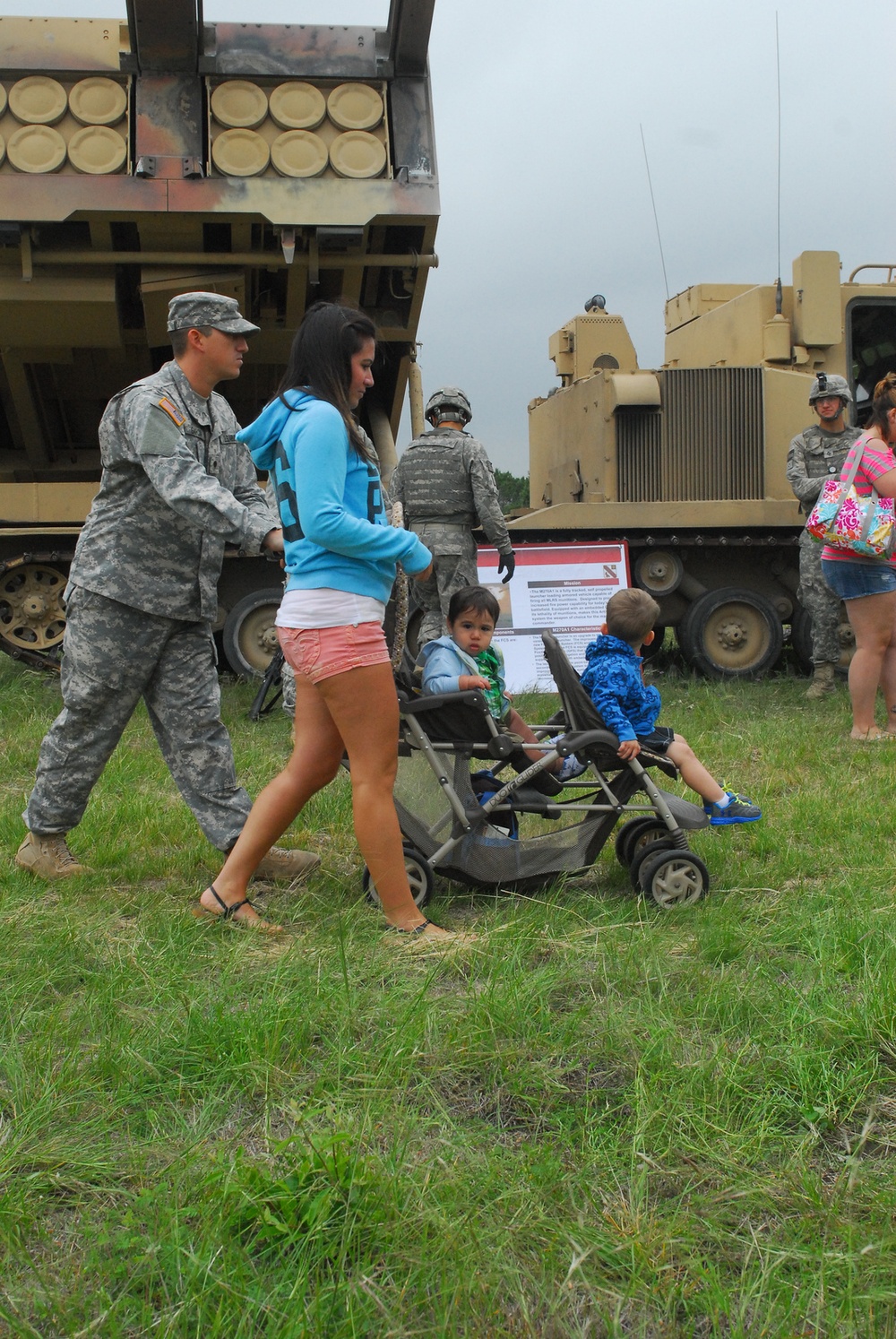 Families see soldiers in action