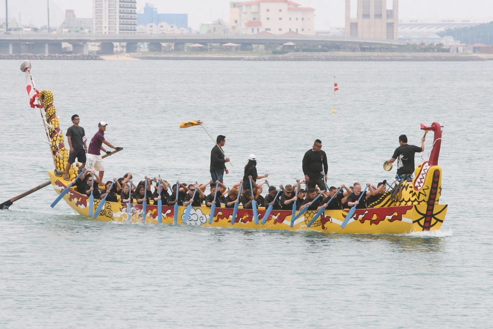 Okinawa residents, Marines compete in annual boat race