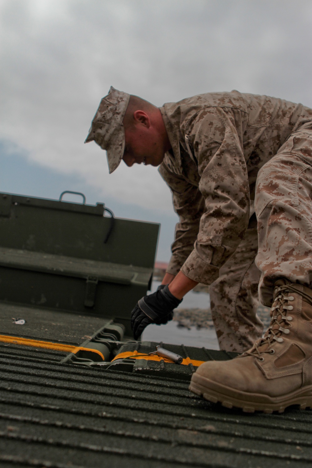 No river wide enough: Marines demonstrate bridging capabilities