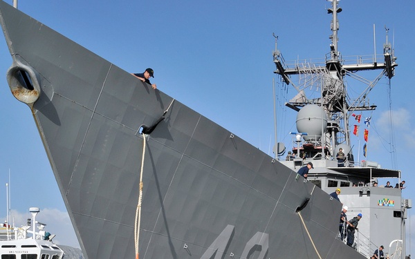 USS Robert Bradley visits Crete