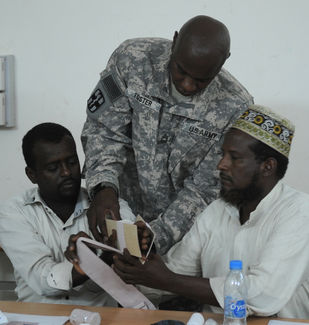 Dikhil teachers, US civil affairs troops exchange emergency-response practices