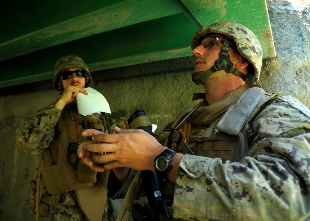 FTX 13 - CSE conducts bridge recon, MEDEVAC