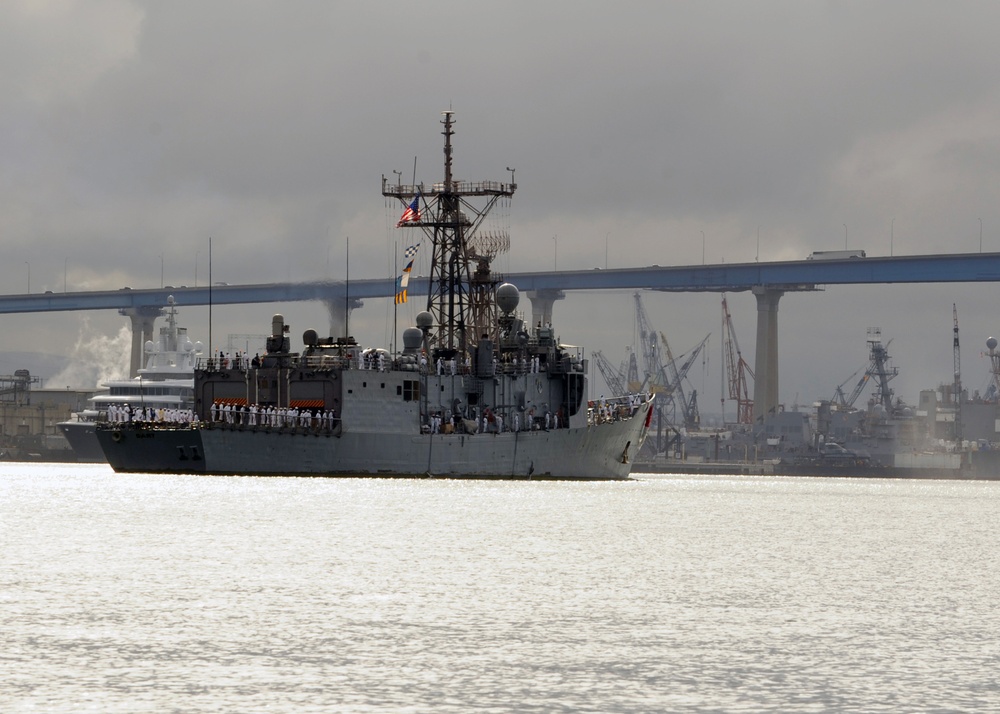 Navy ships return to San Diego