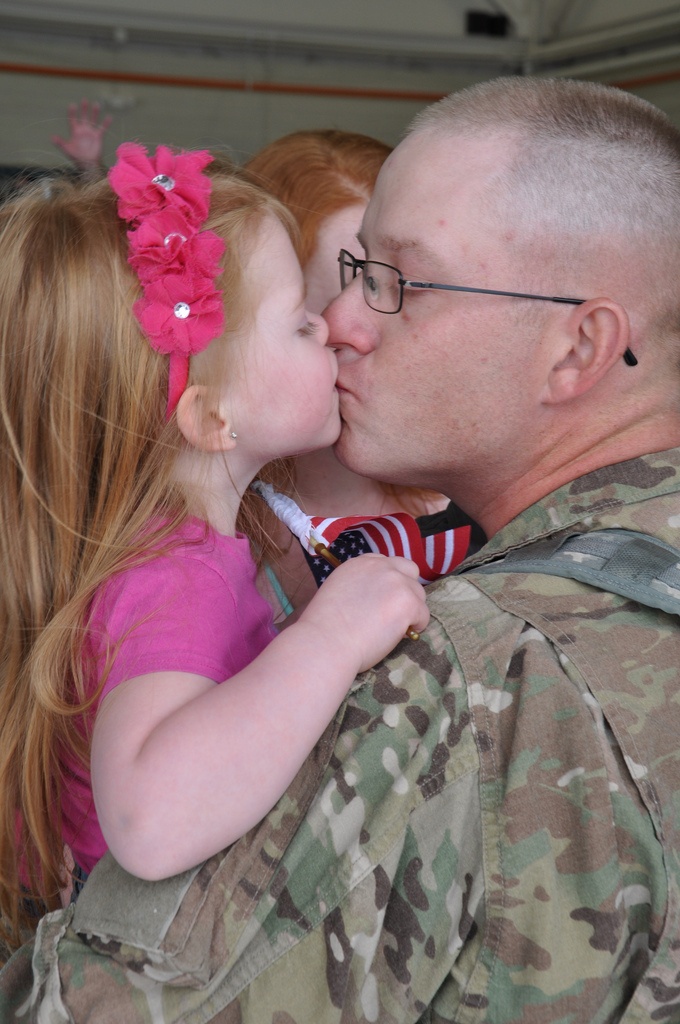 Community gathers to honor soldiers after yearlong deployment