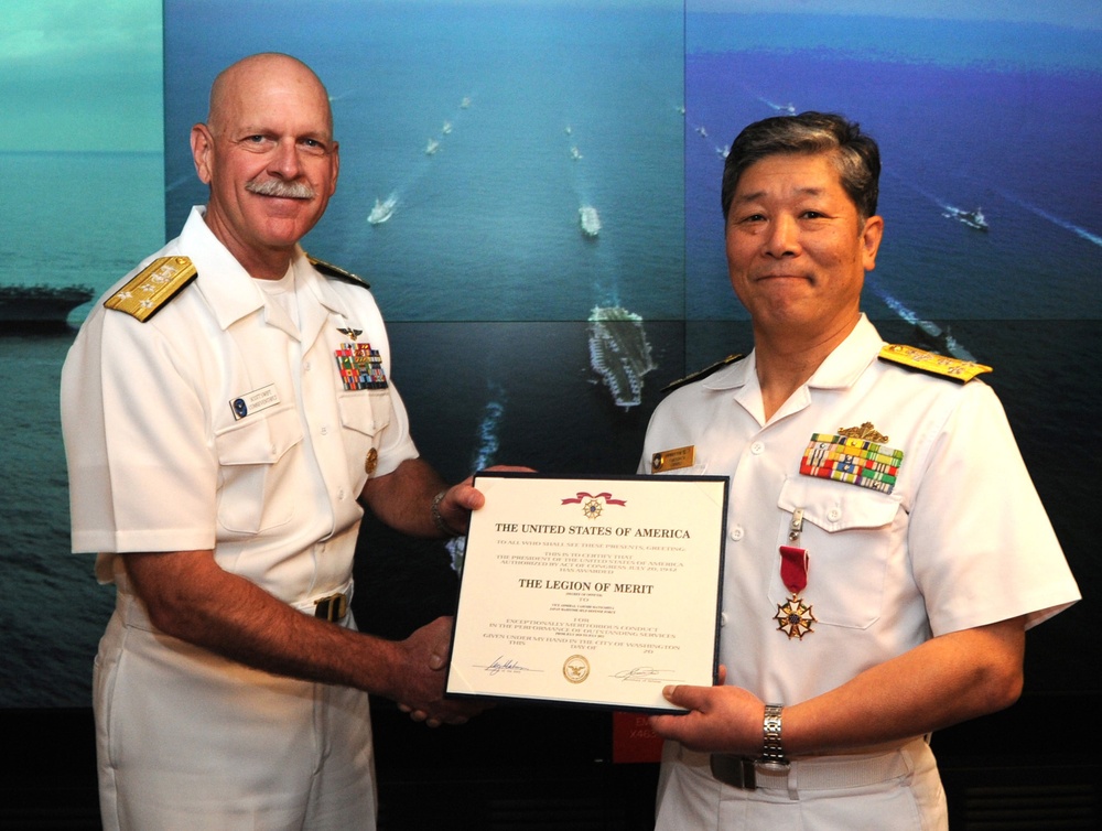 Vice Adm. Swift awards Legion of Merit to JMSDF commander