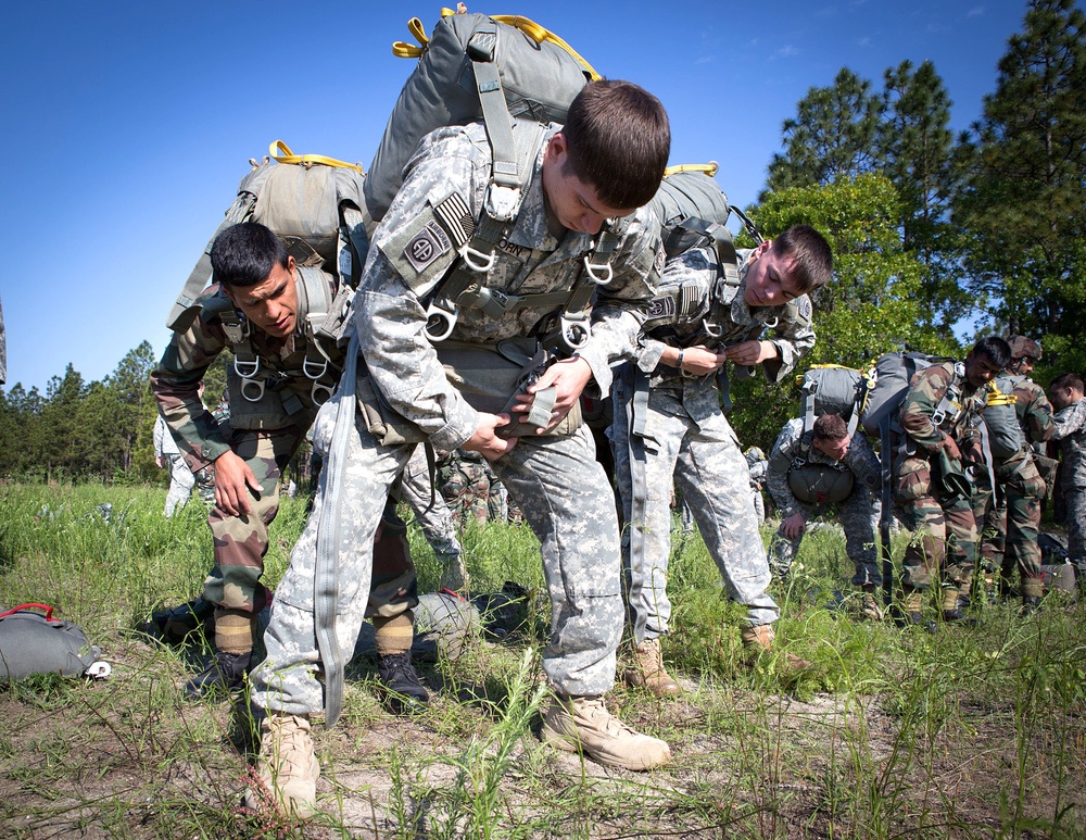 Indian, US paratroopers make helicopter jump