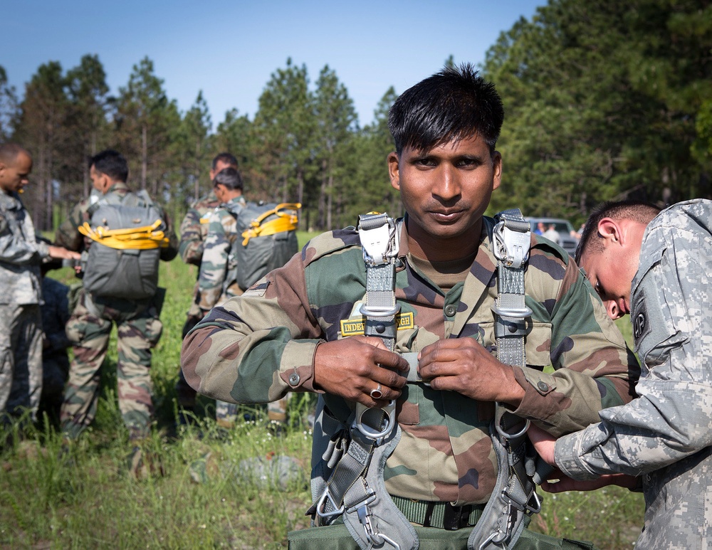 Indian, US paratroopers make helicopter jump