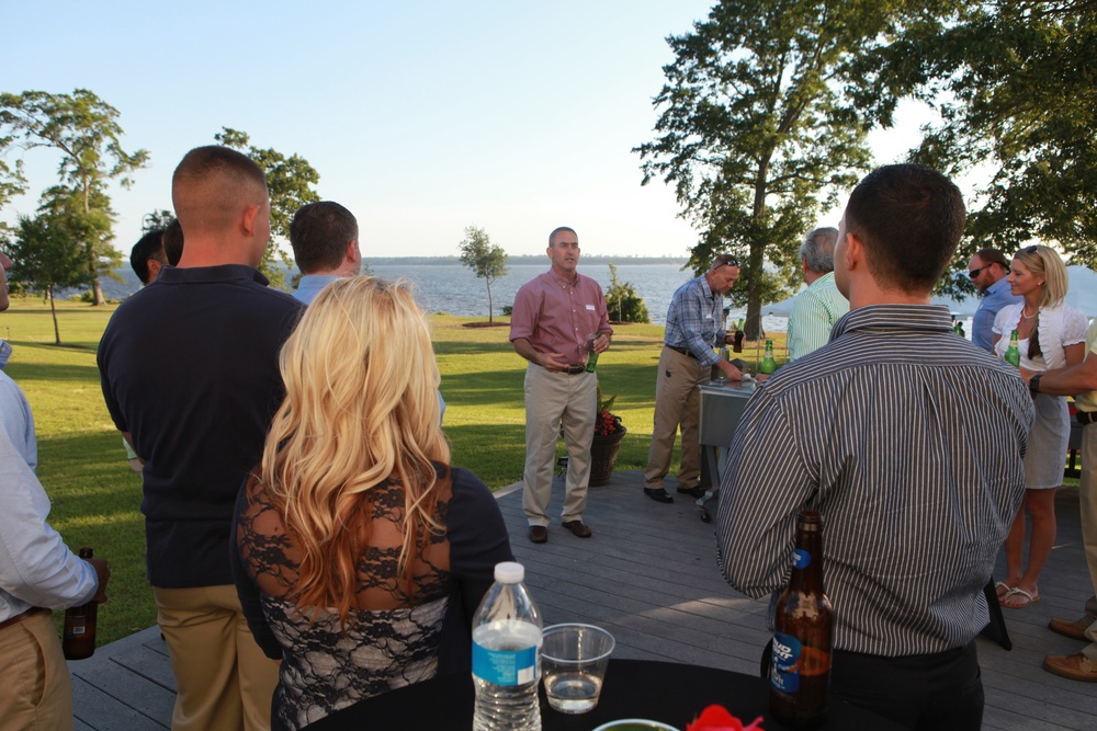 2nd Marine Division honors heroes for accomplishments with dinner