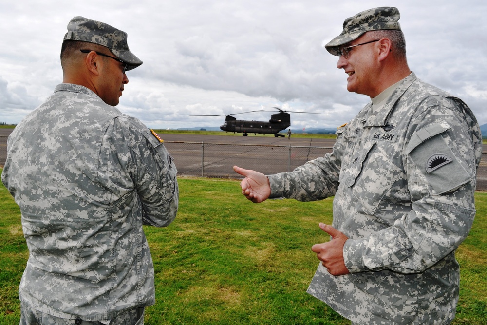 Oregon infantry unit trains with CH-47 helicopter