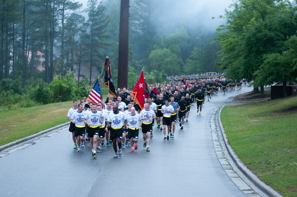 DVIDS Images All American Week Division Run [Image 1 of 19]