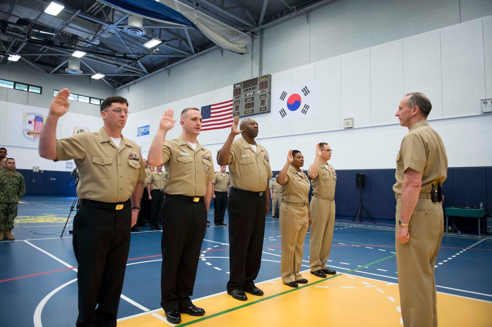 Greenert visits Commander, Fleet Activities Chinhae