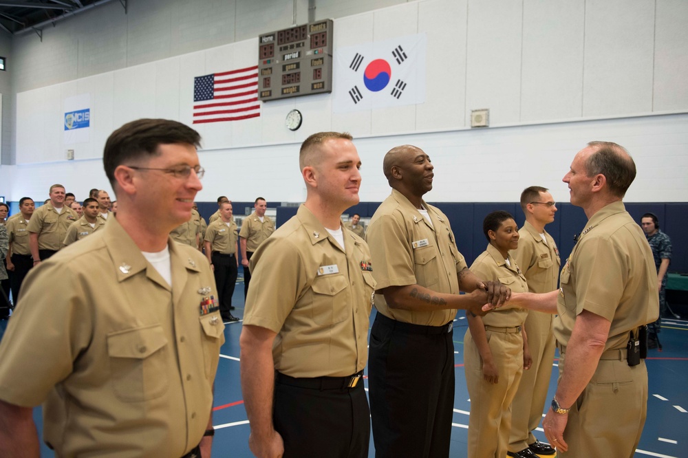 Greenert visits Commander, Fleet Activities Chinhae