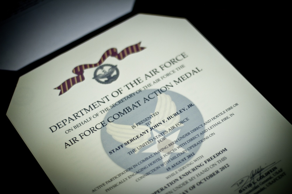 dvids-images-ang-eod-tech-awarded-combat-action-medal-for-heroics