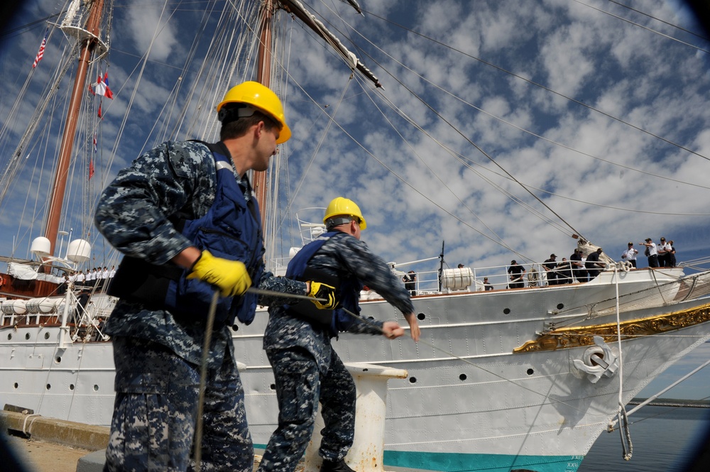 Sailors perform line handling