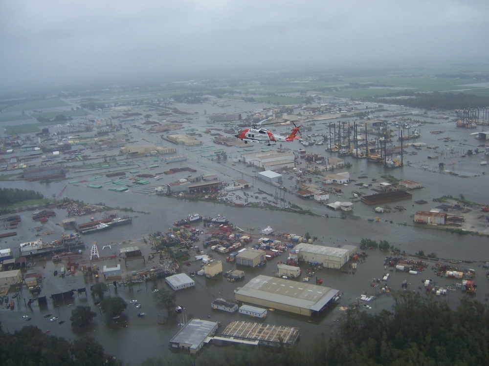 Coast Guard members respond to Hurricane Ike