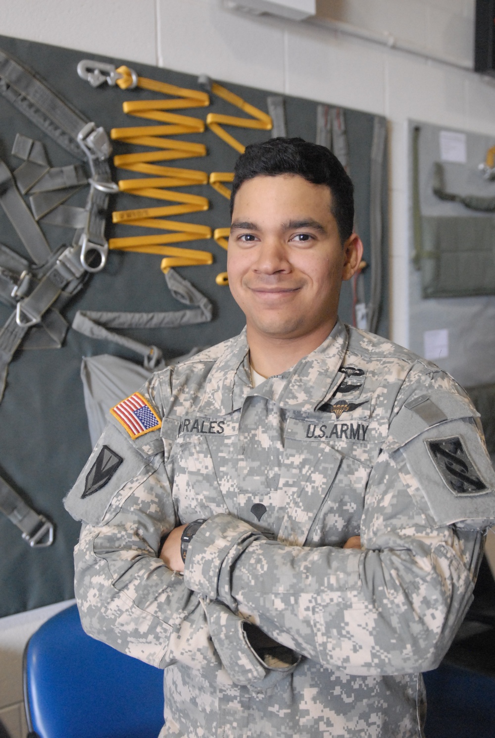 Army specialist earns pathfinder badge