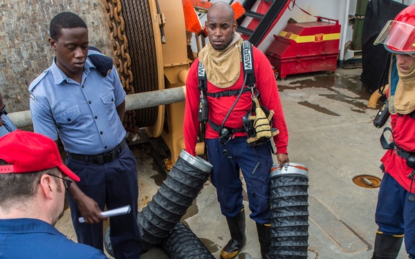 Trinidad and Tobago coast guardsmen learn damage control techniques