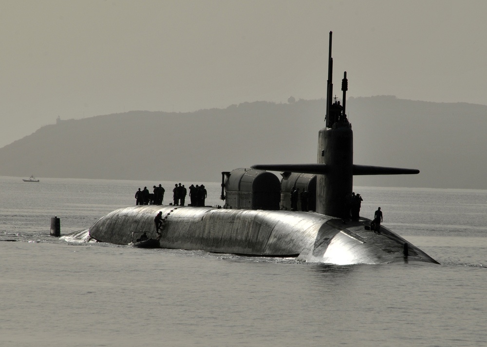 USS Florida visits Greece